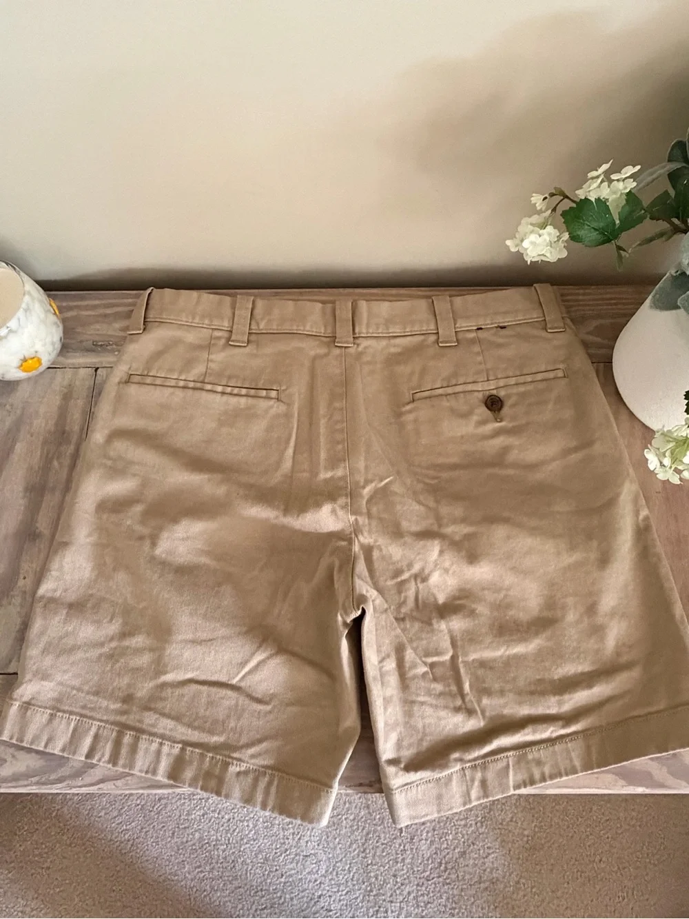 J. Crew 7” Classic Khaki Shorts 🩳 🏝️